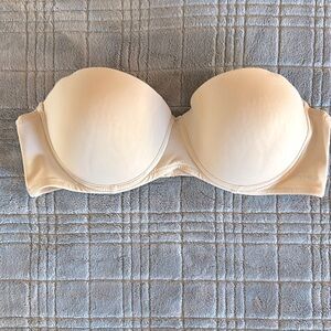 Daisy Fuentes Strapless Bra